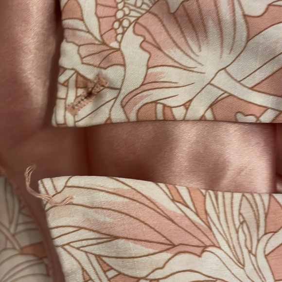 100% Silk Tommy Bahama dress - Picture 10 of 12